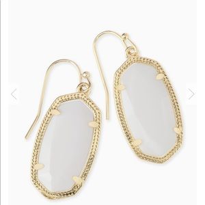 Kendra Scott Earrings !!